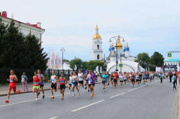 Тобольский марафон пробежали рекордные 2 тыс. 400 участников 