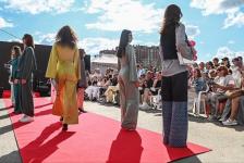 Фотогалерея: фестиваль "Проводник" объединил дизайнеров, урбанистов, музыкантов и мастеров Фотогалерея: фестиваль "Проводник" объединил дизайнеров, урбанистов, музыкантов и мастеров