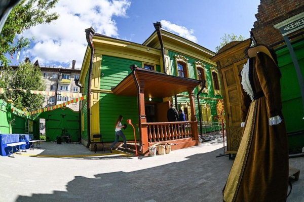 В Тюмени реализуют проект по сохранению памятников деревянного зодчества В Тюмени реализуют проект по сохранению памятников деревянного зодчества