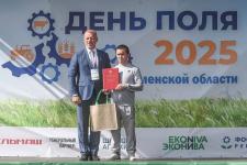 Лучших аграриев чествуют на Дне поля в Ярковском районе