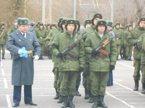 Губернатор Тюменской области поздравил десантников с праздником 