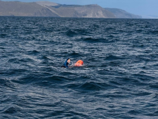 Тюменцы стали участниками патриотического заплыва на Байкале