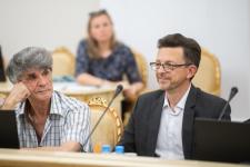 Александр Моор наградил тюменцев за вклад в развитие физкультуры и спорта в регионе Александр Моор наградил тюменцев за вклад в развитие физкультуры и спорта в регионе