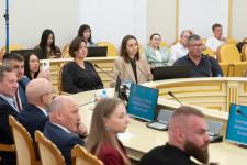 Александр Моор наградил тюменцев за вклад в развитие физкультуры и спорта в регионе Александр Моор наградил тюменцев за вклад в развитие физкультуры и спорта в регионе