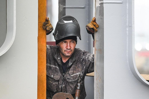 Тюменцы изготовили защитные сооружения для ликвидации последствий аварий танкеров в Керченском проливе