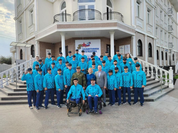 Герой России напутствовал сборную Тюменской области перед турниром на Кубок для защитников Отечества 