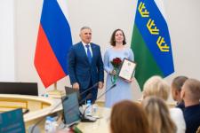 Александр Моор наградил тюменцев за вклад в развитие физкультуры и спорта в регионе Александр Моор наградил тюменцев за вклад в развитие физкультуры и спорта в регионе