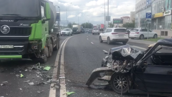 В центре Тюмени произошла смертельная авария В центре Тюмени произошла смертельная авария