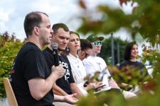 Фотогалерея: фестиваль "Проводник" объединил дизайнеров, урбанистов, музыкантов и мастеров Фотогалерея: фестиваль "Проводник" объединил дизайнеров, урбанистов, музыкантов и мастеров