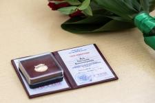 Александр Моор наградил тюменцев за вклад в развитие физкультуры и спорта в регионе Александр Моор наградил тюменцев за вклад в развитие физкультуры и спорта в регионе