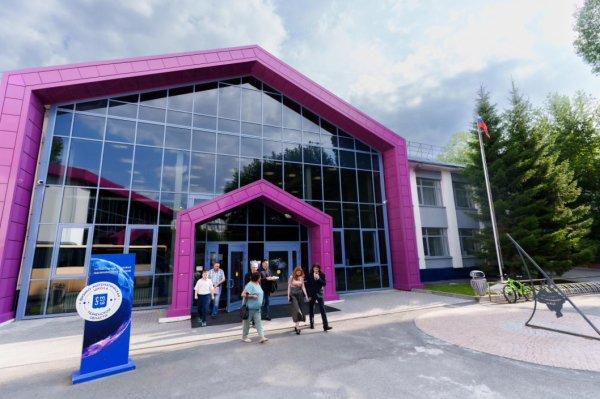 Более 400 молодых педагогов пополнили коллективы тюменских школ за три года 