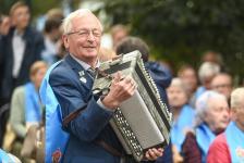 Заводской гудок прозвучал в тюменском Загородном саду Заводской гудок прозвучал в тюменском Загородном саду