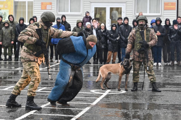 Российским военнослужащим повысят оклады  с 1 октября на 7,6%