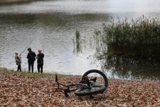 На пруду Утиный в Тюмени оборудуют спуски к воде и новые скамейки