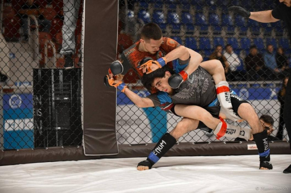 На соревнованиях по смешанным единоборствам в Тюмени выступят 150 бойцов ММА