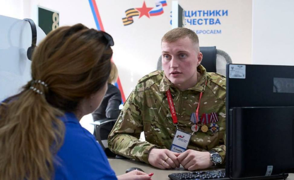 Александр Моор: на стажировках участники "Боевого кадрового резерва" формируют необходимые навыки  Александр Моор: на стажировках участники "Боевого кадрового резерва" формируют необходимые навыки