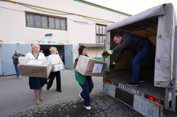 В отправке гуманитарного груза для детсадов Краснодона приняли участие тюменские депутаты