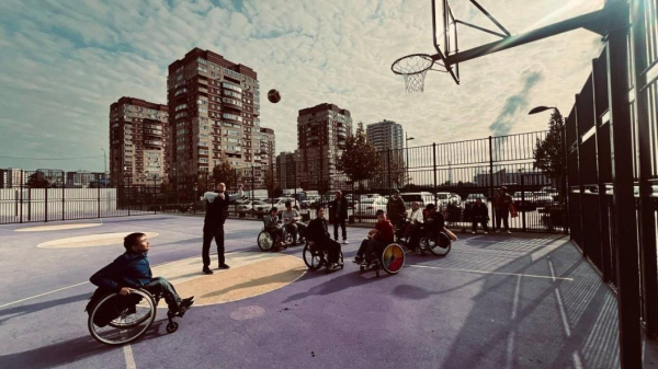 Доступную среду и строительство социальных объектов контролируют тюменские депутаты