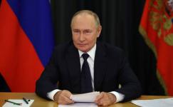 Александр Моор поздравил президента Владимира Путина с днем рождения 