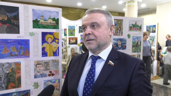 Победителей конкурса детских рисунков ко Дню Сибири наградили в Тюмени Победителей конкурса детских рисунков ко Дню Сибири наградили в Тюмени