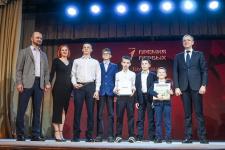 "Премия Первых": в Тюмени наградили более 250 активистов и их наставников "Премия Первых": в Тюмени наградили более 250 активистов и их наставников