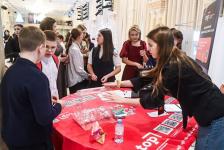 "Премия Первых": в Тюмени наградили более 250 активистов и их наставников "Премия Первых": в Тюмени наградили более 250 активистов и их наставников