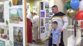 Победителей конкурса детских рисунков ко Дню Сибири наградили в Тюмени Победителей конкурса детских рисунков ко Дню Сибири наградили в Тюмени